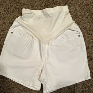 Old Navy maternity shorts